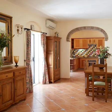 Apartmán Old Town With Rooftop Terrace Rdr410 *